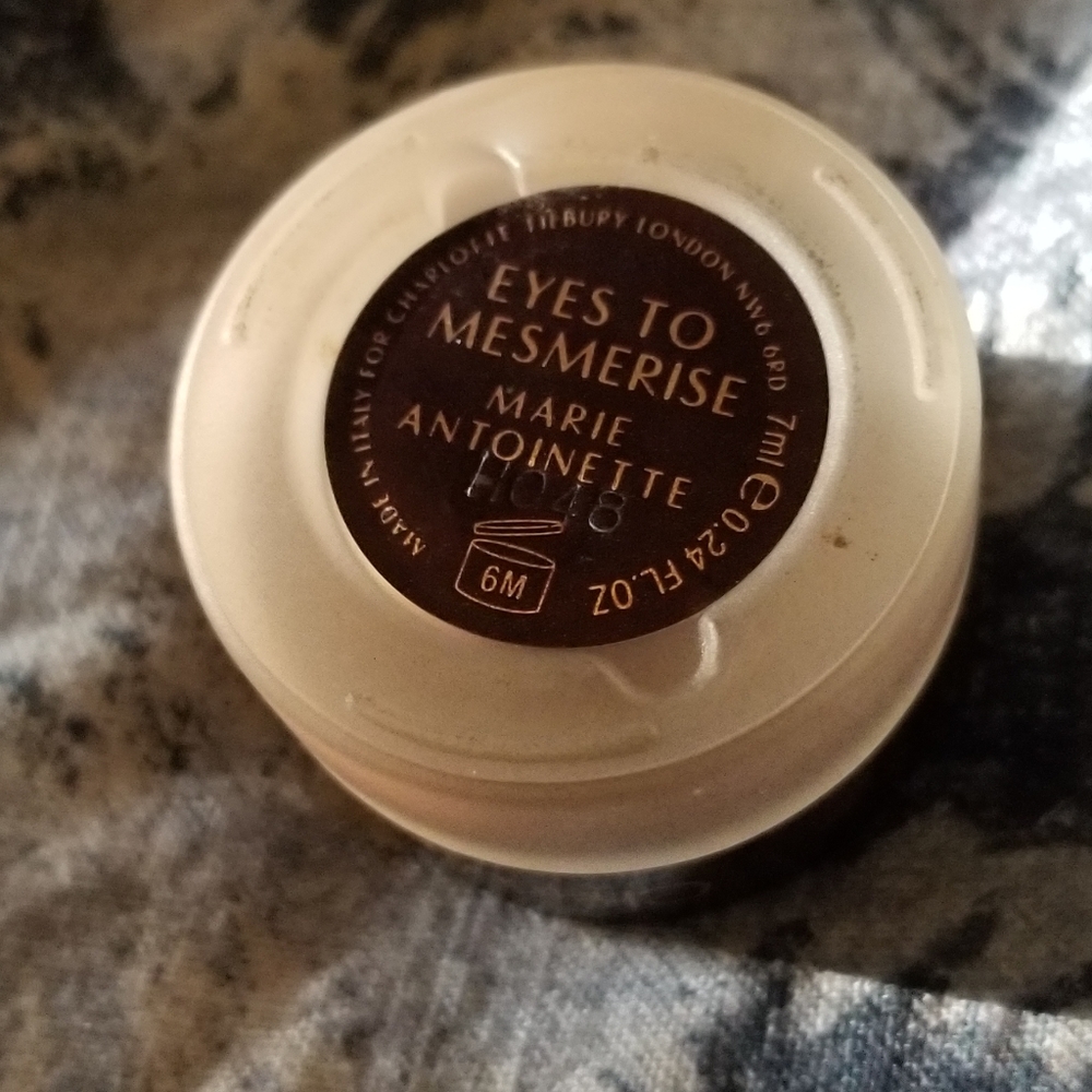 Charlotte Tillbury eyes to mesmerize